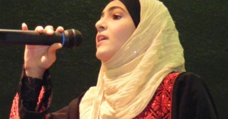 الاحتلال يمنع شلش والعبدلات من دخول فلسطين