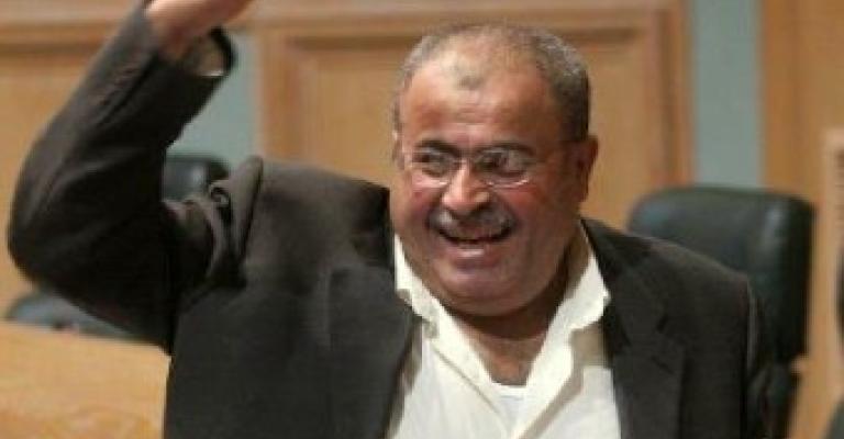 عطية يسأل عن أسس القبول بالجامعات