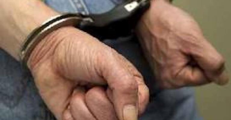 القبض على وافدين يديرون شقق لترويج المخدرات والقيام باعمال غير اخلاقية