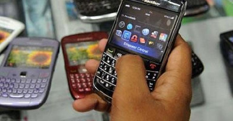 رفع الضريبة الخاصة على الهواتف الخلوية واشتراكاتها 100 بالمئة