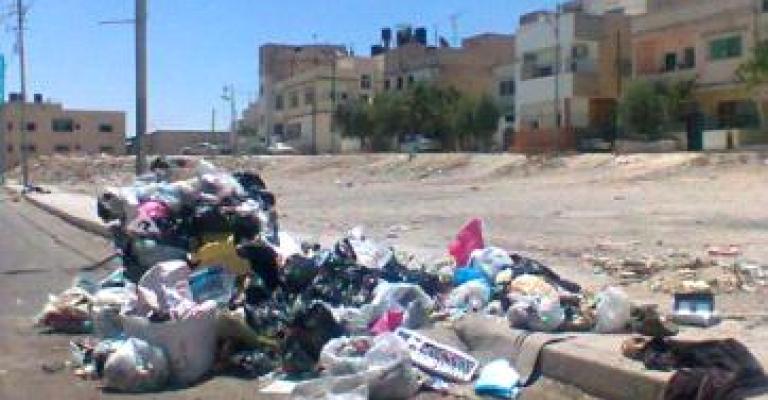 أهالي جبل طارق يتولون تنظيفه بعد اختفاء البلدية