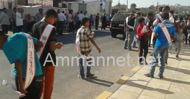 مخالفات انتخابية واقتحام أحد مراكز الاقتراع (صور وتحديث)