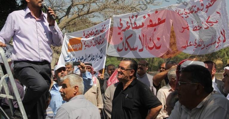 اعتصام متضرري خصخصة وبيع الشركات الأردنية أمام النواب (صور)
