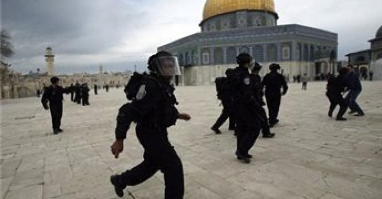 شرطة الاحتلال تفتح بوابات المسجد الاقصى