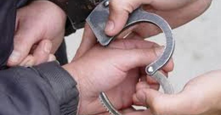 القاء القبض على قاتل مواطن في منزله