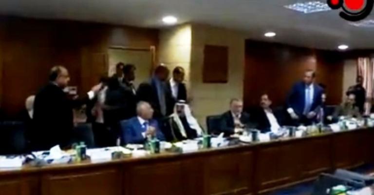 مشادّة كلاميّة بين النائب المحارمة وأمين عام حزب الرفاه "فيديو"