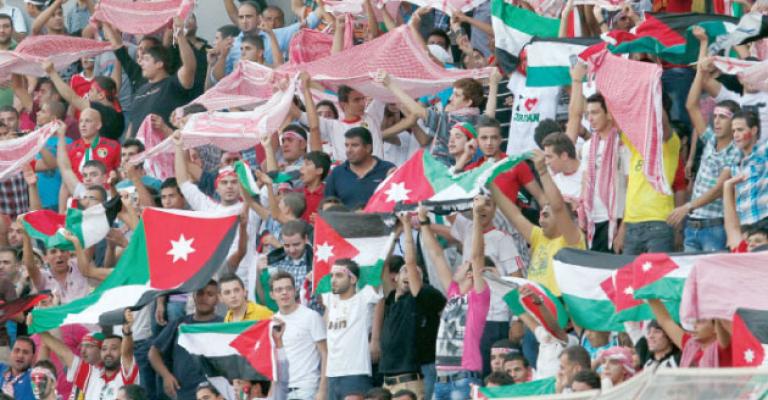 الأمن العام ينقل مشجعي المنتخب الى ستاد عمان