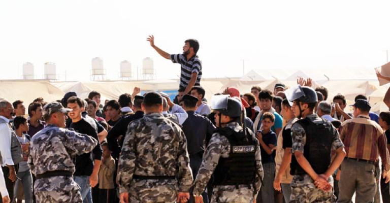بدء محاكمة 10 سوريين أثاروا الشغب بالزعتري