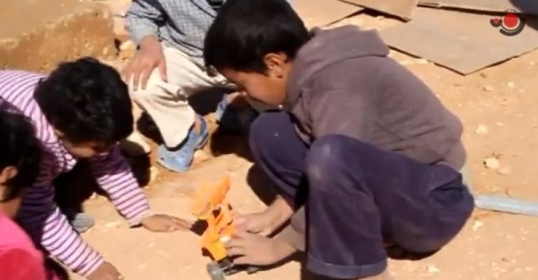 أطفال سوريون في ملاعب اللجوء- فيديو 