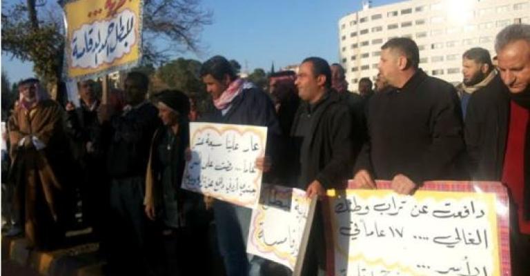 معتصمون أمام النواب: الحرية للدقامسة معتصمون أمام النواب: الحرية للدقامسة