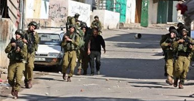 الخليل:اعتقال 7 فلسطينيين بينهم طفلان 