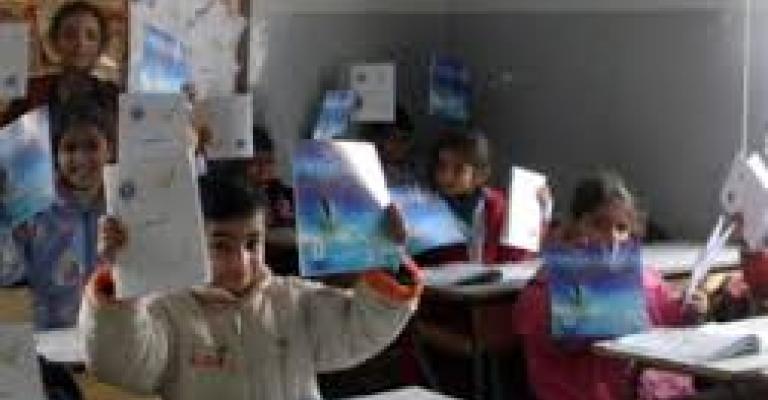 لاجئات سوريات يبادرن بإنشاء مدرسة لتعليم أطفال اللاجئين-فيديو