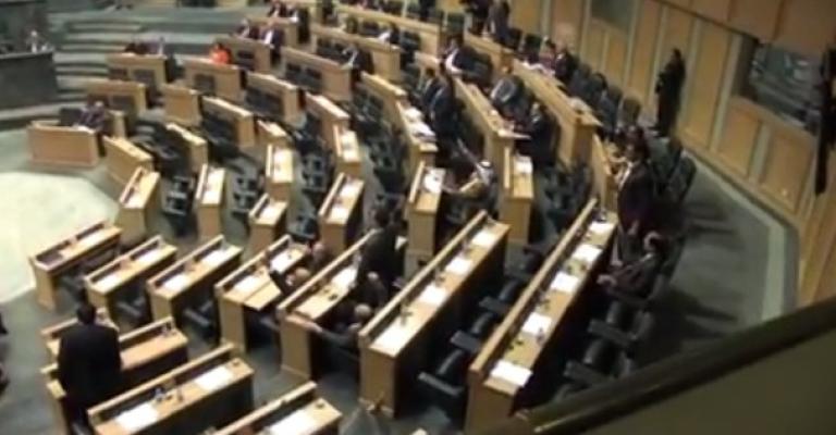 النواب يصوتون على طرد السفير الإسرائيلي من عمّان- فيديو