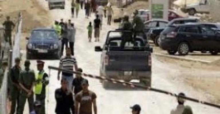 سيارات خاصة تعمل في الزعتري مخالفة القانون الأردني