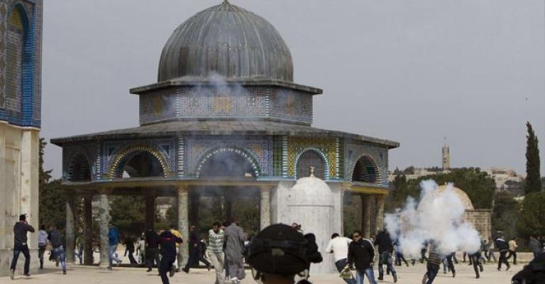 مسؤول إسرائيلي ومستوطنون يقتحمون المسجد الأقصى