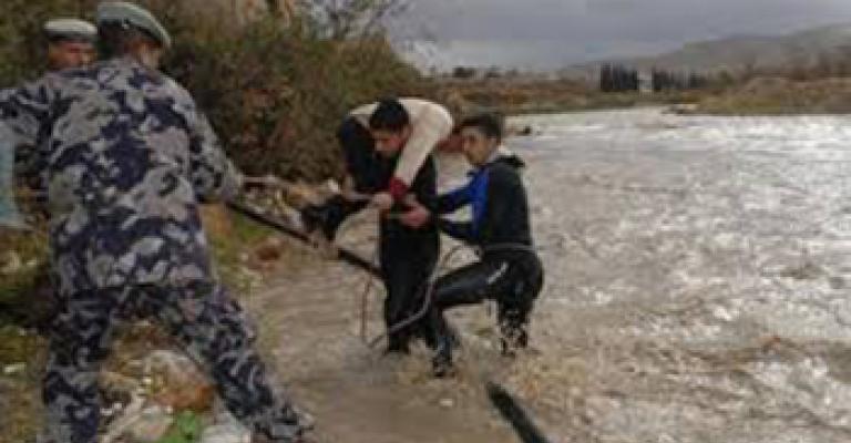 إخلاء 866 شخصا حاصرتهم مياه الأمطار