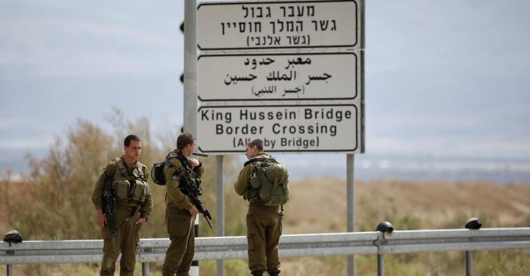 إسرائيل تغير اجراءات التفتيش على الحدود بعد استشهاد زعيتر