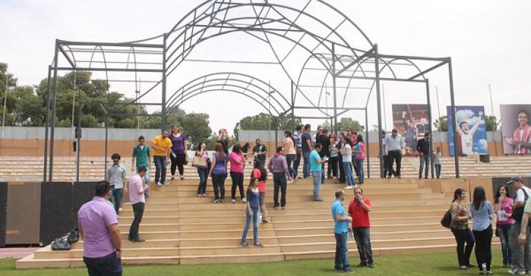 استكمال استعدادات زيارة البابا وتوقع حضور 50 الف لقداسه في ستاد عمّان غداً