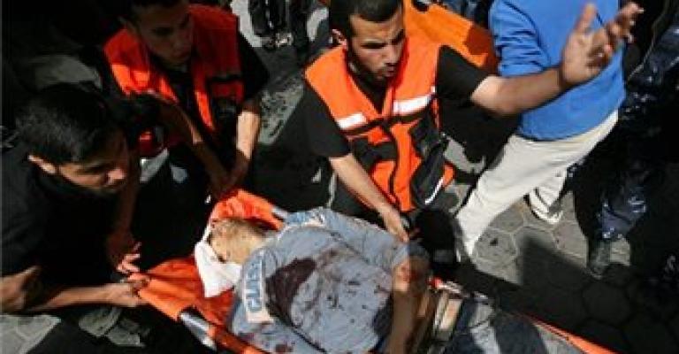 شهيدان وجريحان في انفجار غامض في غزة