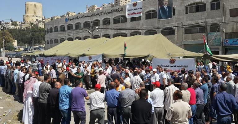  عمال الكهرباء يواصلون اضرابهم لليوم الثالث عشر على التوالي 