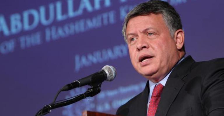 في خدمة من يختاره