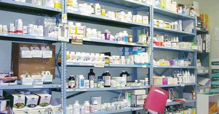 مطالبة بتطبيق الحد الأدنى لرواتب الصيادلة بالجامعات الخاصة مطالبة بتطبيق الحد الأدنى لرواتب الصيادلة بالجامعات الخاصة