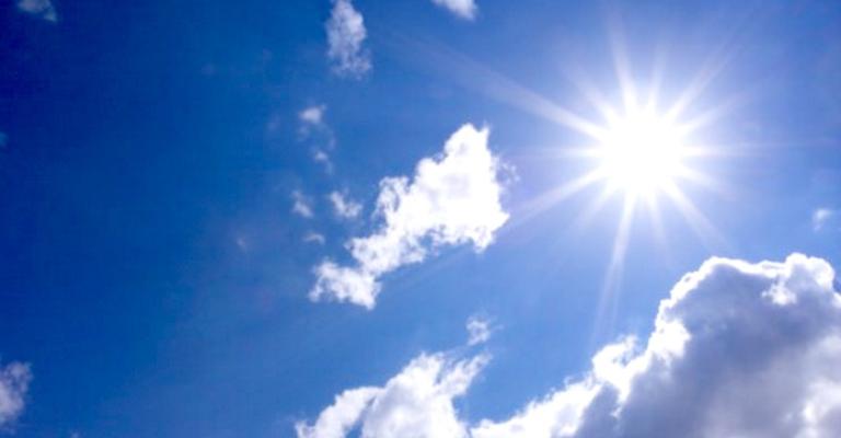 كتلة هوائية حارة والعظمى في عمان 37 درجة كتلة هوائية حارة والعظمى في عمان 37 درجة