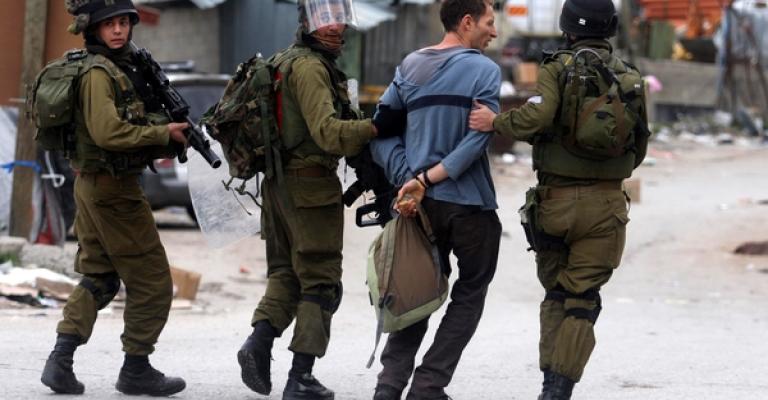 الاحتلال يعتقل 11 فلسطينيا في الضفة الغربية