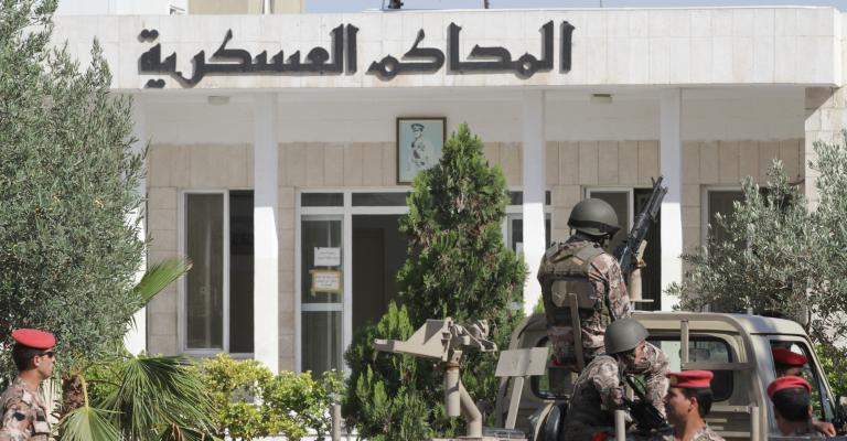 اخلاء سبيل شاب بعد اتهامه بالمشاركة بـ"مسيرة مادبا" وتعميم للقبض على آخرين