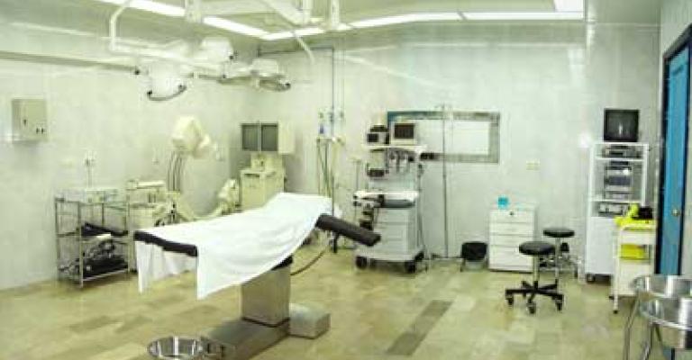 الخصاونة: إضراب الممرضين يوقف العمليات الجراحية بمستشفى الأميرة بسمة