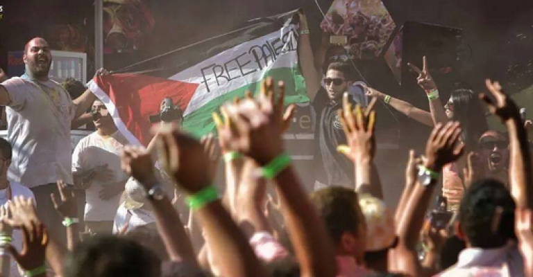 منظمو "مهرجان الالوان": لم نتجاهل غزة ولم نستطيع إيقاف المهرجان لاسباب مادية