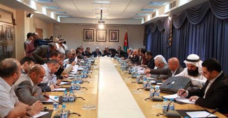 نواب يتوصلون إلى مسودة اتفاق مع "المعلمين" حول مطالبهم نواب يتوصلون إلى مسودة اتفاق مع "المعلمين" حول مطالبهم