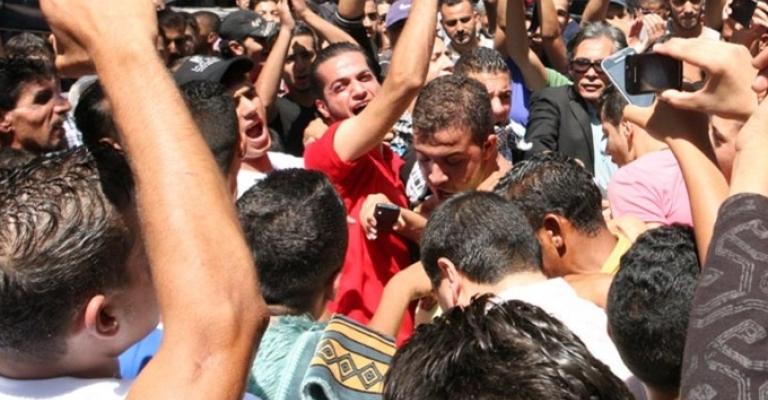 مسيرة من أمام الحسيني تحية للمقاومة الفلسطينية