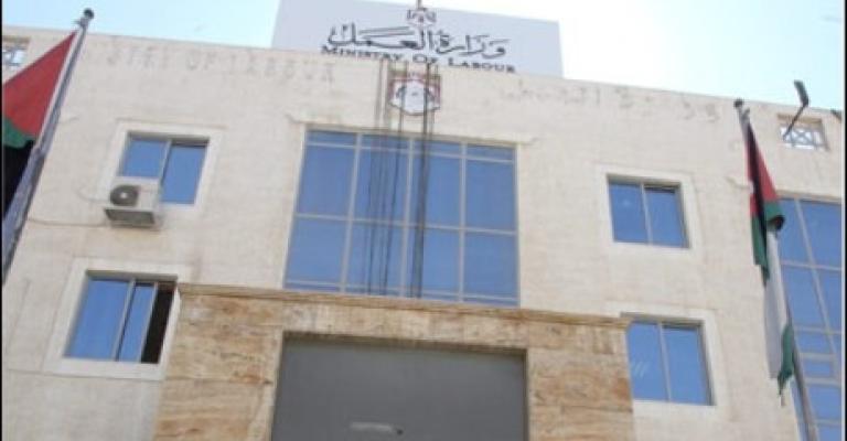 الحملة الوطنية للتشغيل تستقبل الف متقدم في يومها الاول