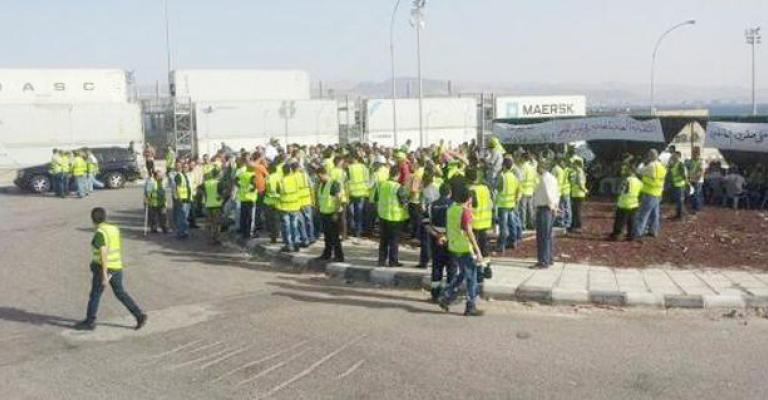 قوات الدرك تعتقل عمالا في ميناء حاويات العقبة قوات الدرك تعتقل عمالا في ميناء حاويات العقبة