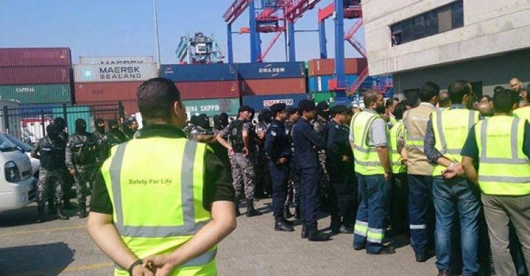 عمال الميناء: مطالبنا قائمة وإحالتها للمحكمة العمالية