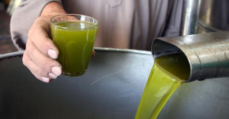 ضبط كميات كبيرة من زيت الزيتون المغشوش بإربد 