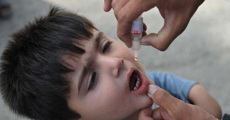 بدء حملة التطعيم ضد شلل الأطفال في المخيمات