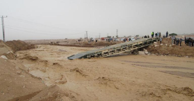 إربد: انقاذ مركبتين حاصرتهما مياه الأمطار 