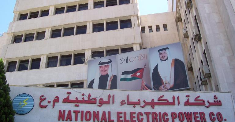 وساطة نيابية تنهي إضراب عمّال الكهرباء 