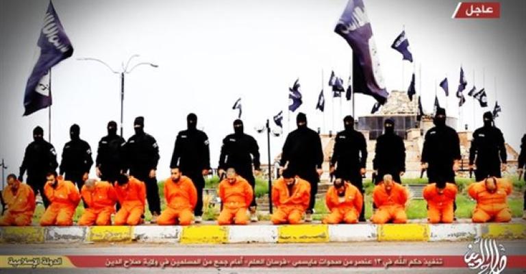 داعش يعدم 13 عراقياً ينتمون لعشائر سنية