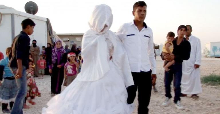 عقبات اقتصادية وقانونية تقف أمام زواج اللاجئين السوريين