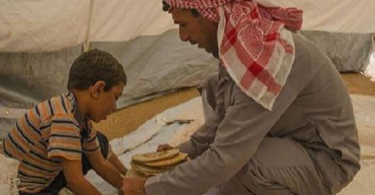لاجئون مستاؤون من كمية ونوعية الخبز الموزع داخل المخيمات