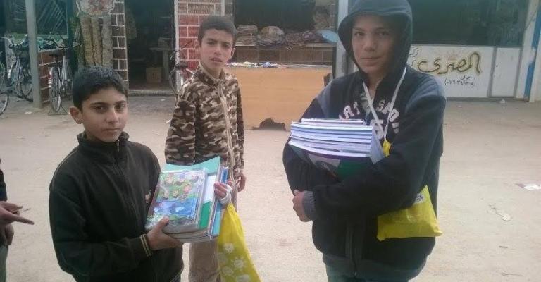 نقص قرطاسية وتأخير تسليم كتب الطلاب في مدارس "الزعتري"