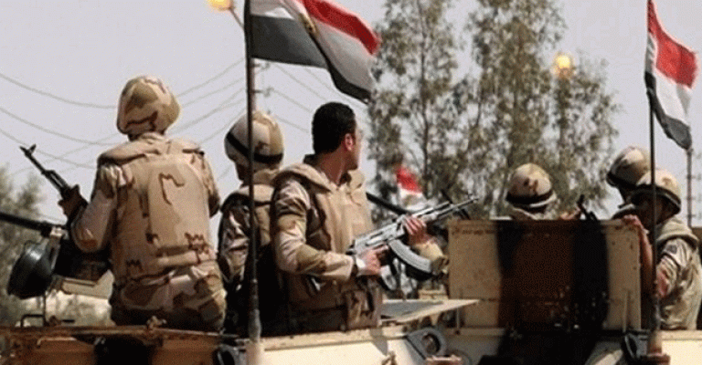 مقتل اثنين من أفراد الجيش المصري في انفجار بسيناء