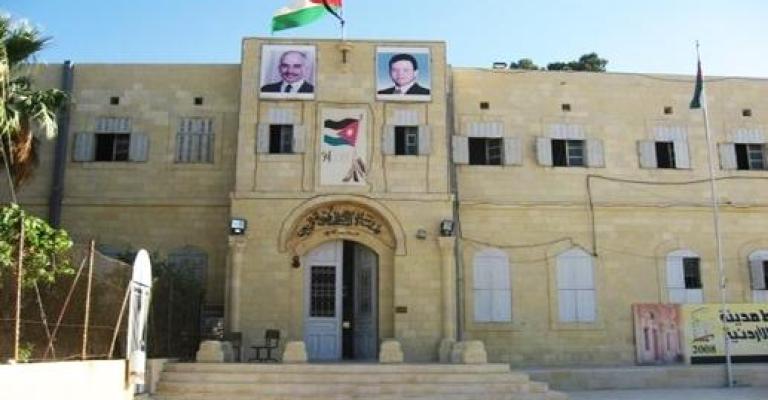 التربية تغلق 3 مدارس خاصة وتحيل 6 للمحكمة