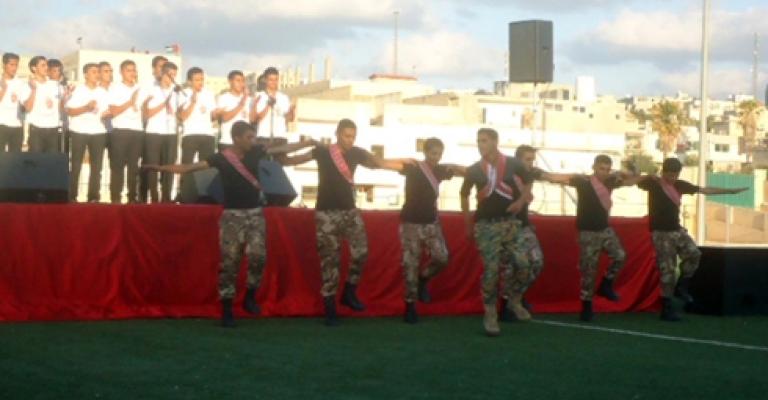 توقف مهرجان ربيع الكورة بعد سقوط المسرح