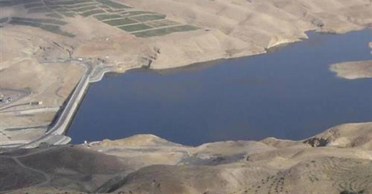 بدء الضخ التجريبي من مياه سد الموجب