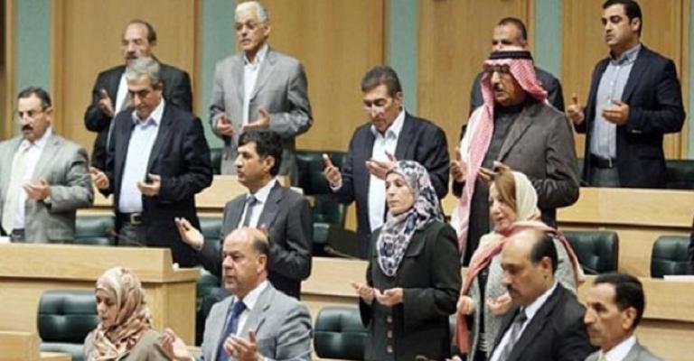 نواب بانتظار رد الملك على طلب لقائه