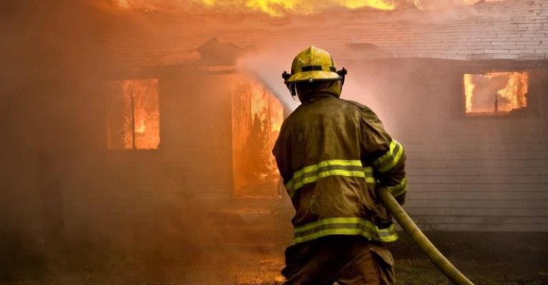 إصابة 3 أشخاص بحريق في سحاب إصابة 3 أشخاص بحريق في سحاب